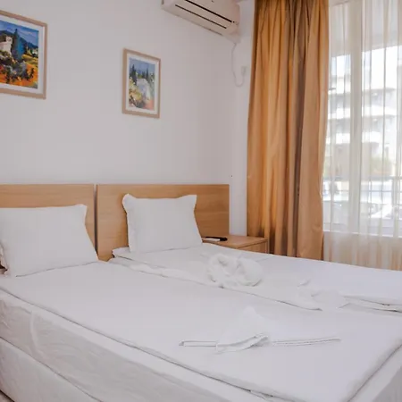 Sunset Studio In With Pool, Spa, Gym And Parking Kosharitsa